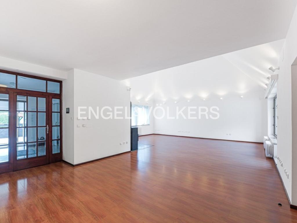 Pronájem domu 417 m2