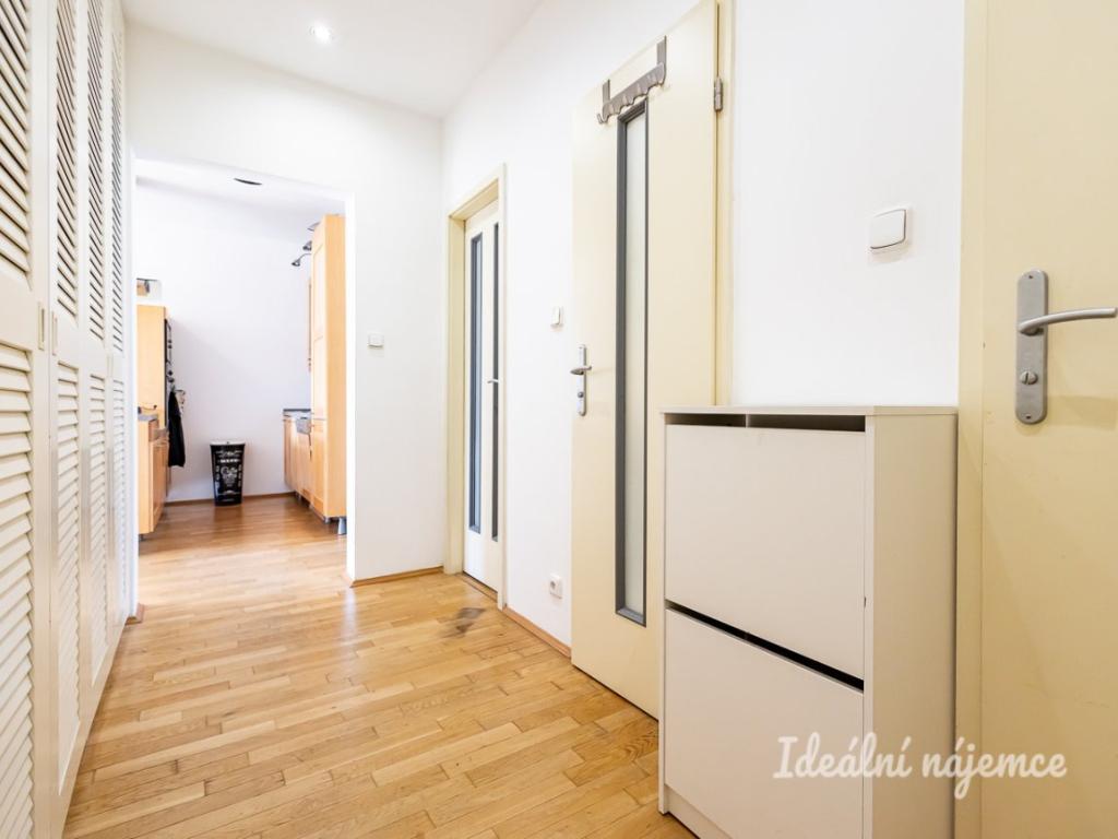 Pronájem bytu 3+kk 56 m2, Praha – náhled fotky 15
