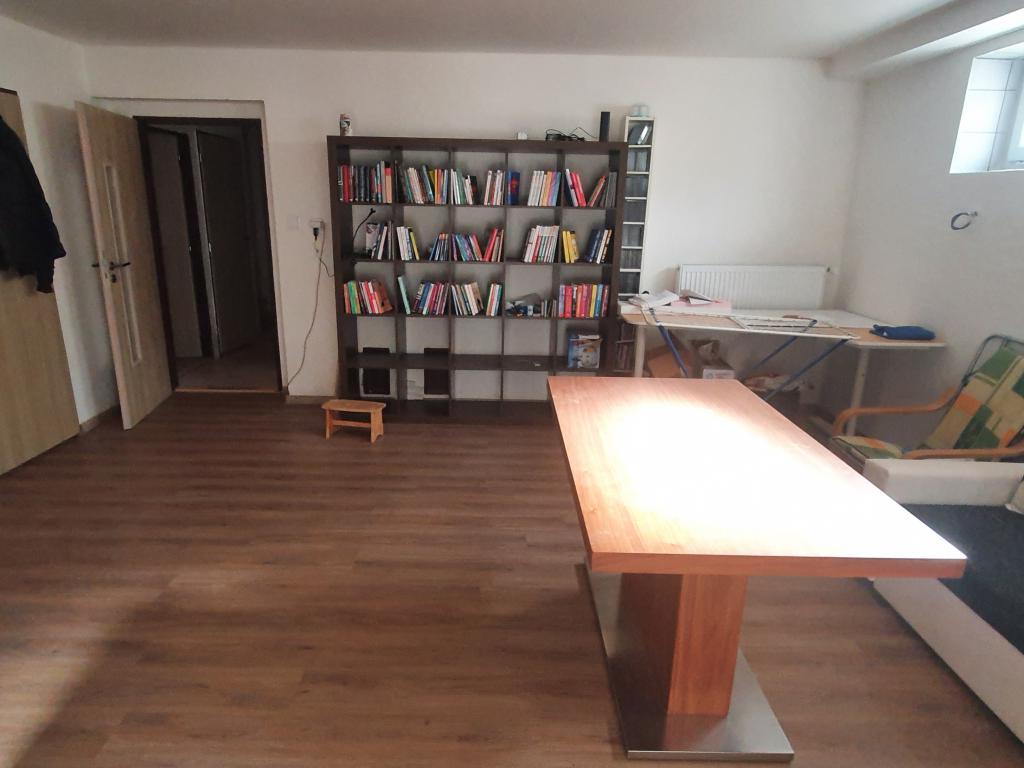 Pronájem bytu 6 a více 58 m2
