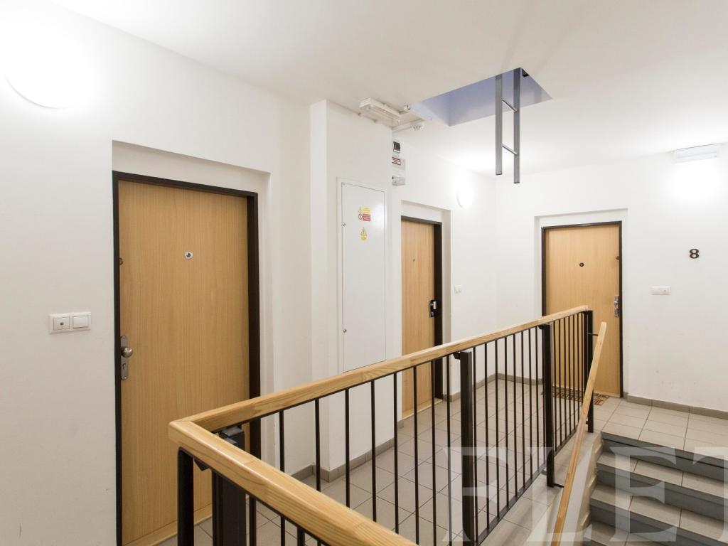 Prodej bytu 2+kk 37 m2, Praha – náhled fotky 12
