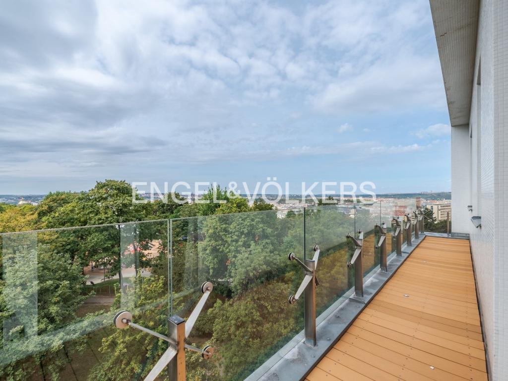 Pronájem bytu 6 a více 204 m2