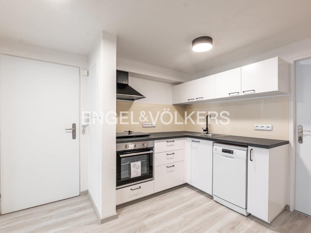 Pronájem bytu 1+kk 64 m2