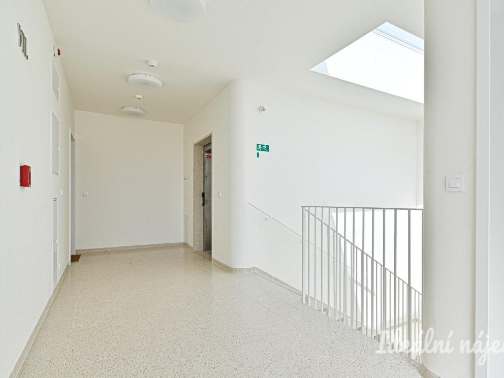 Pronájem bytu 2+kk 36 m2, Brno – náhled fotky 21