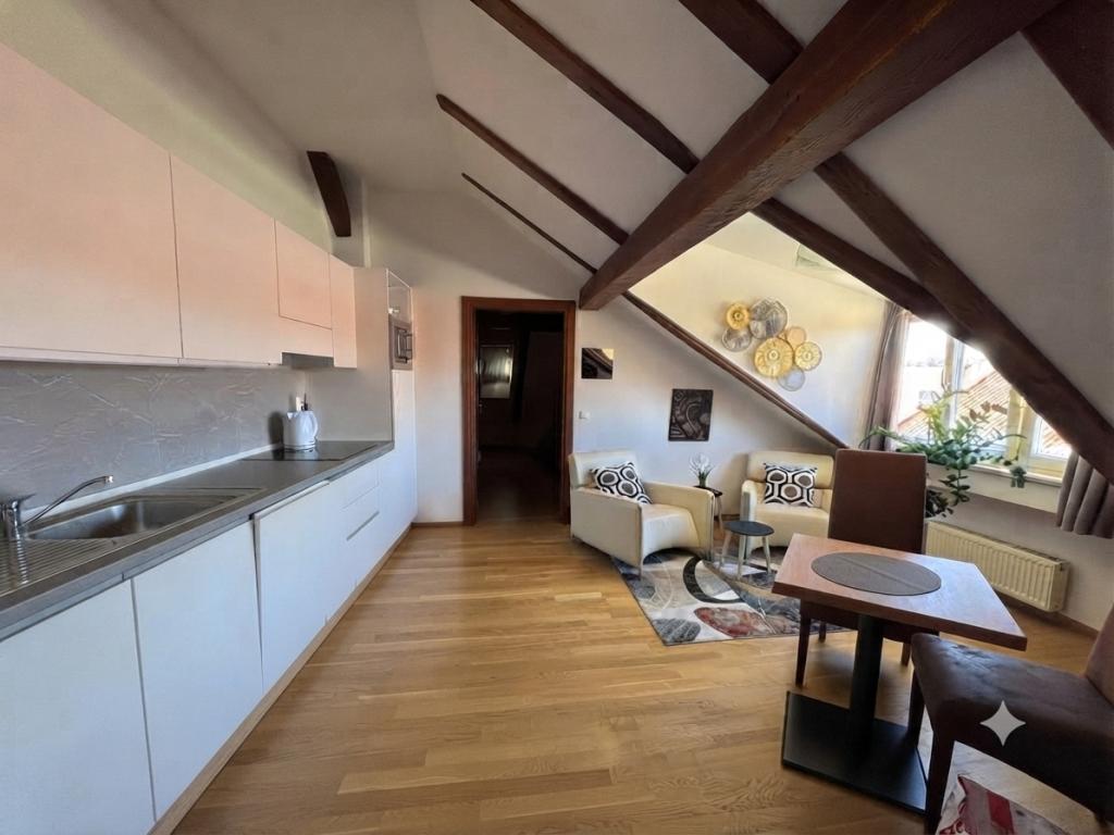 Prodej bytu 3+kk 53 m2, Praha – náhled fotky 2
