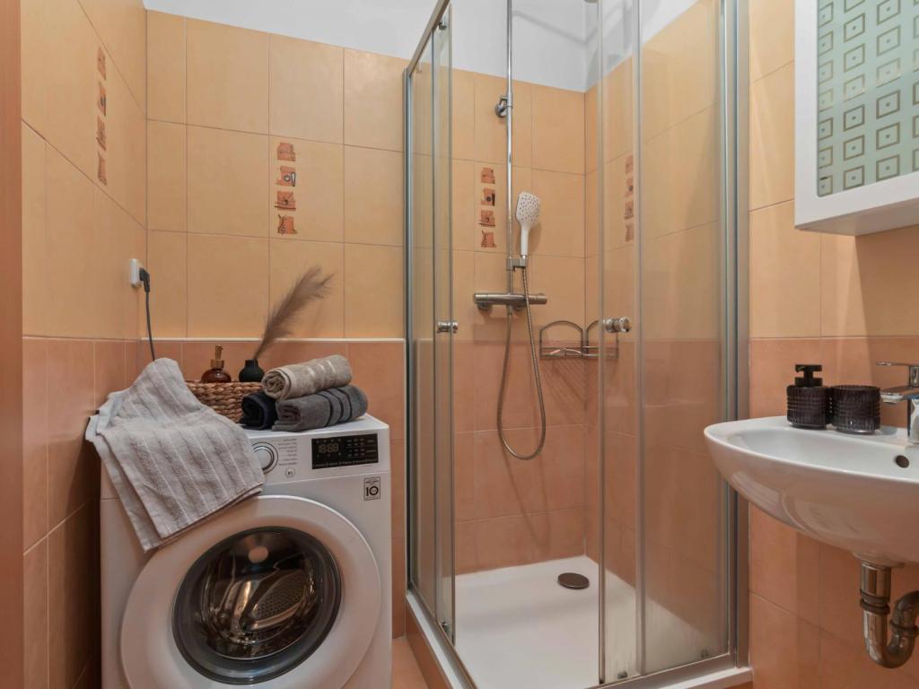 Prodej bytu 1+kk 30 m2, Praha – náhled fotky 7