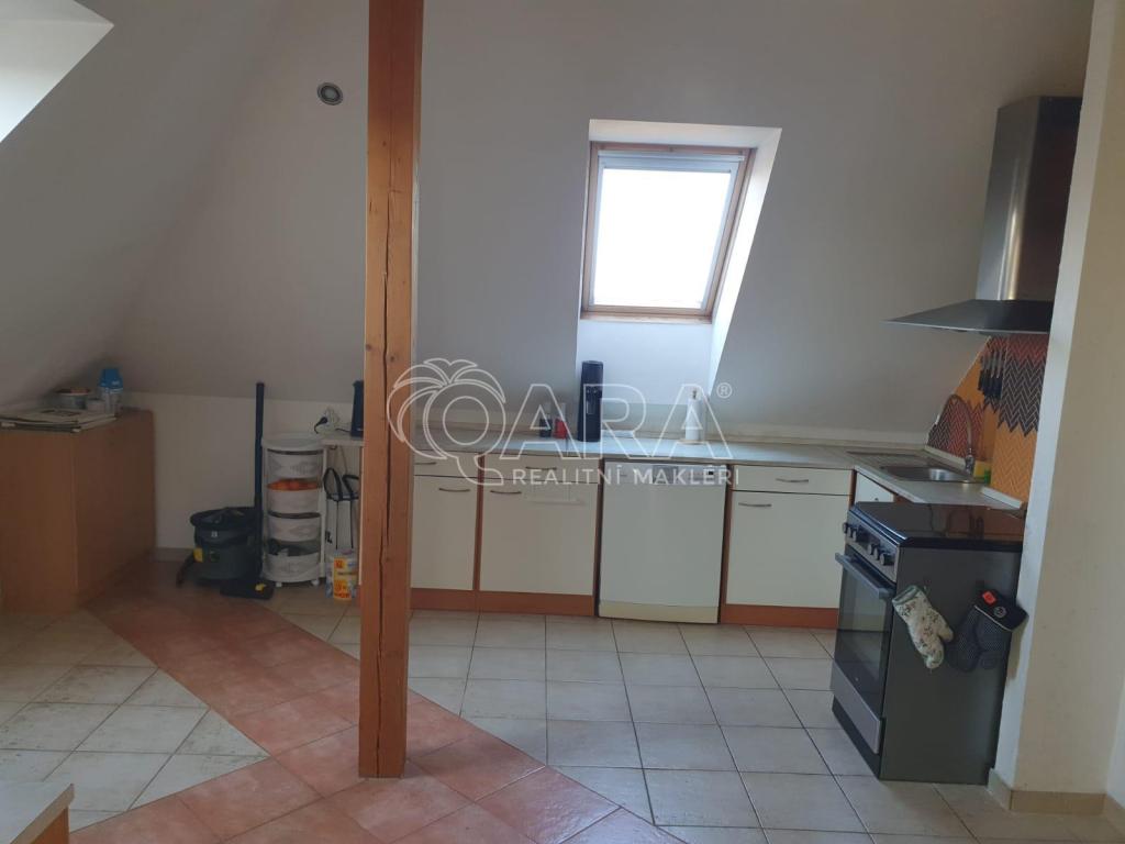 Pronájem bytu 2+1 74 m2