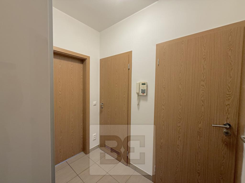 Pronájem bytu 2+kk 63 m2, Praha – náhled fotky 9