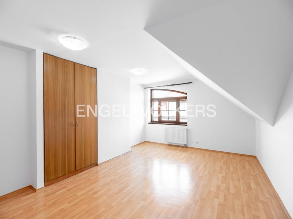 Pronájem domu 384 m2, Praha – náhled fotky 9