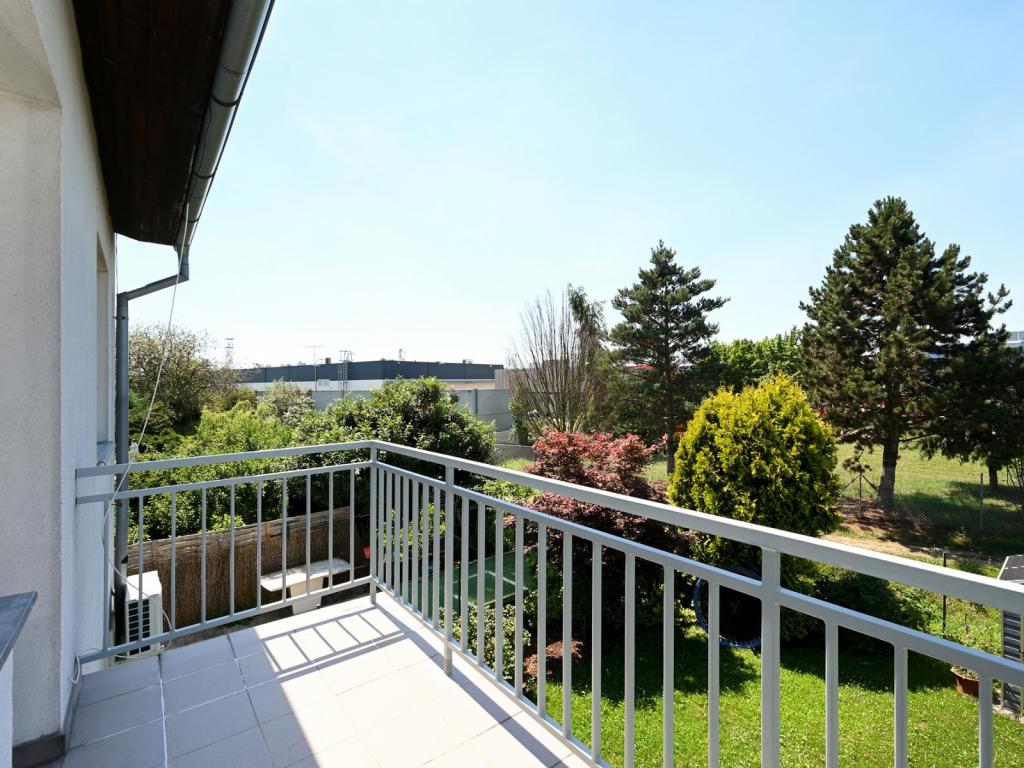 Pronájem bytu 2+kk 62 m² – pohled 6