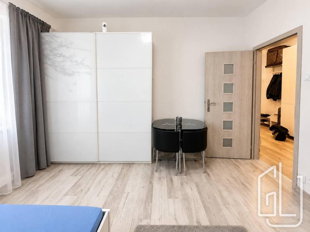 Pronájem bytu 1+kk 37 m2