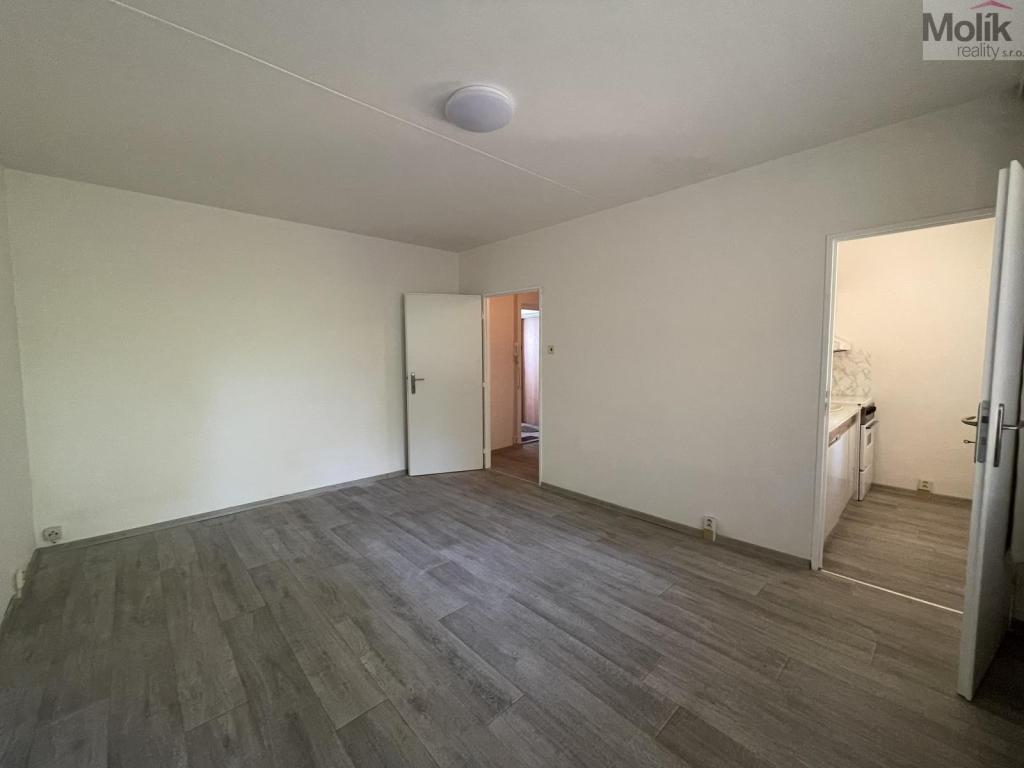 Pronájem bytu 1+kk 27 m2