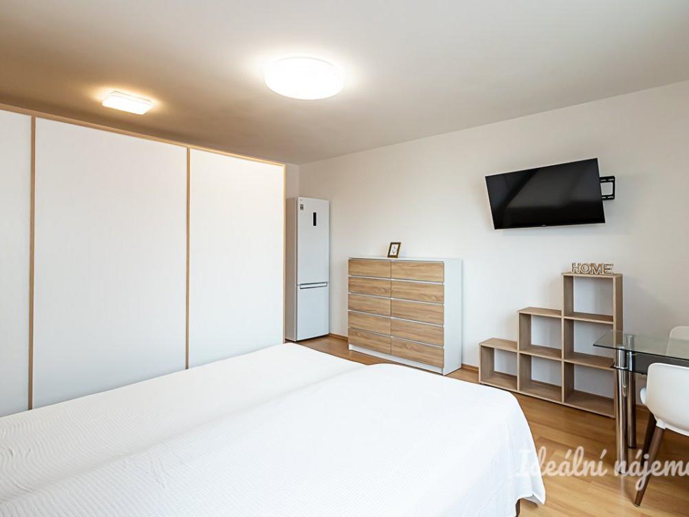Pronájem bytu 1+kk 32 m2