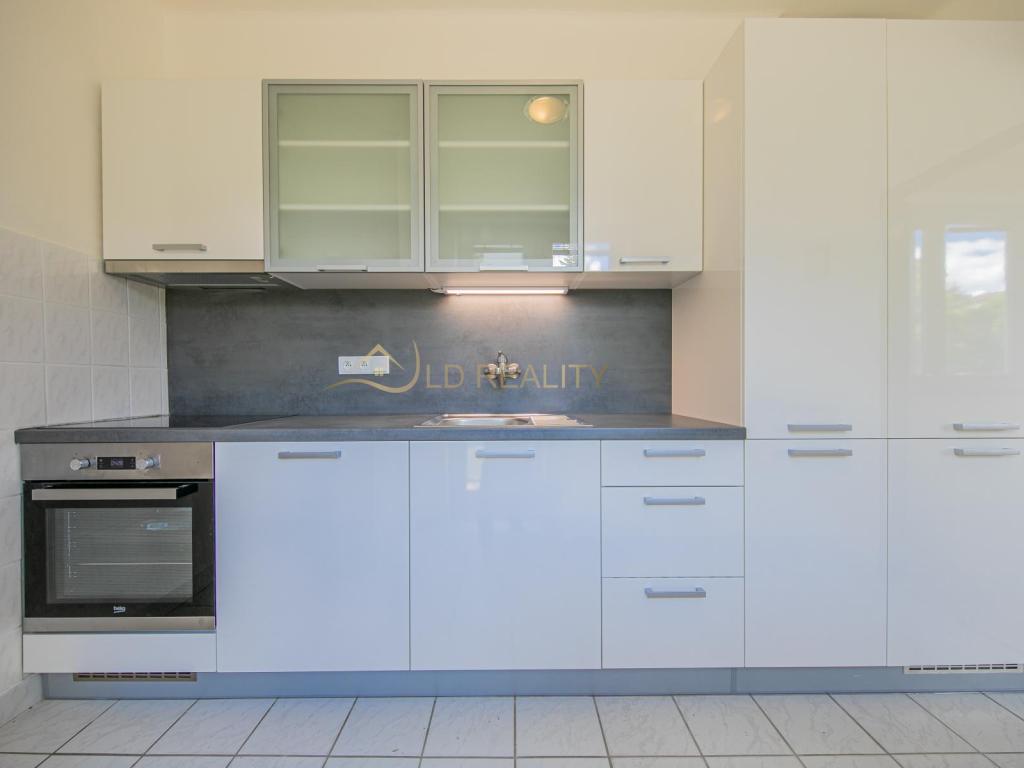 4-room apartment for rent · 91 m² · Olomouc — 862 €/mo