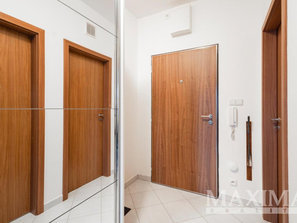 Prodej bytu 1+kk 39 m2, Praha – náhled fotky 20