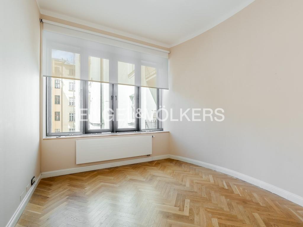 Pronájem bytu 6 a více 210 m2