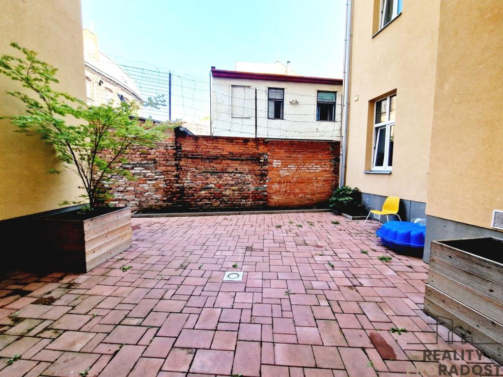 Pronájem bytu 1+kk 33 m2