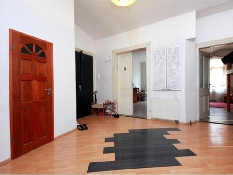 Spolubydleni bytu celý pokoj 106 m2