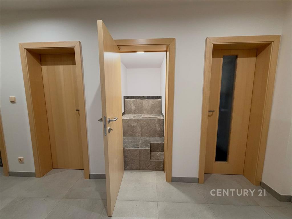 Pronájem bytu 3+kk 94 m2, Dobřichovice – náhled fotky 9