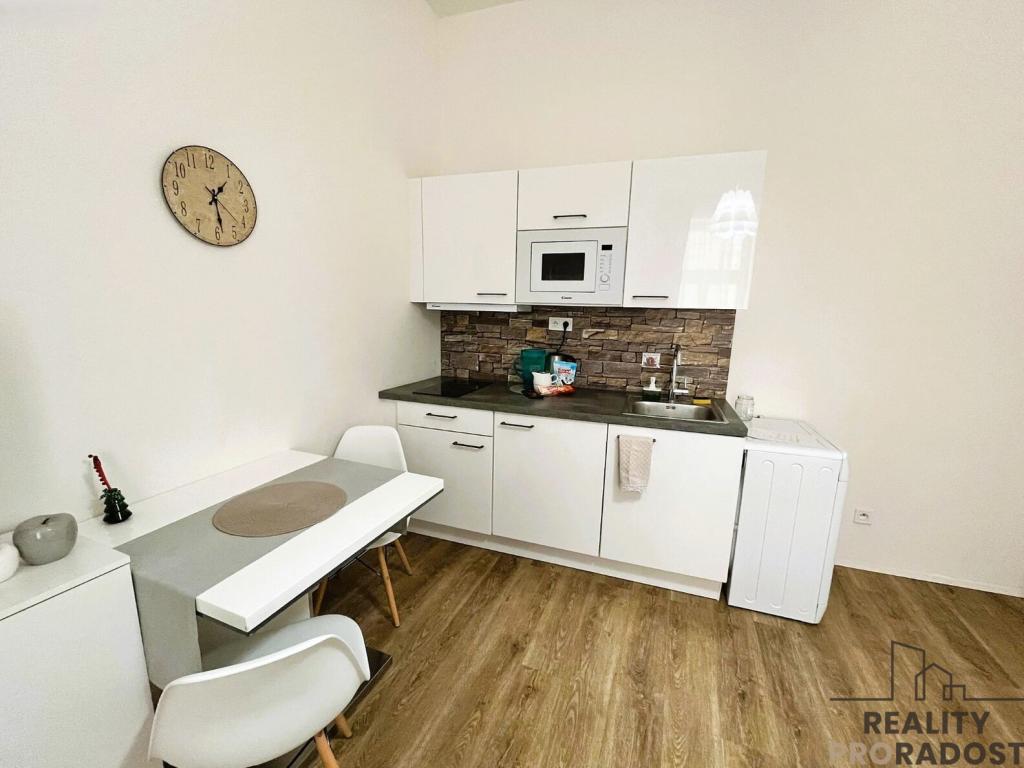 Pronájem bytu 1+kk 30 m2