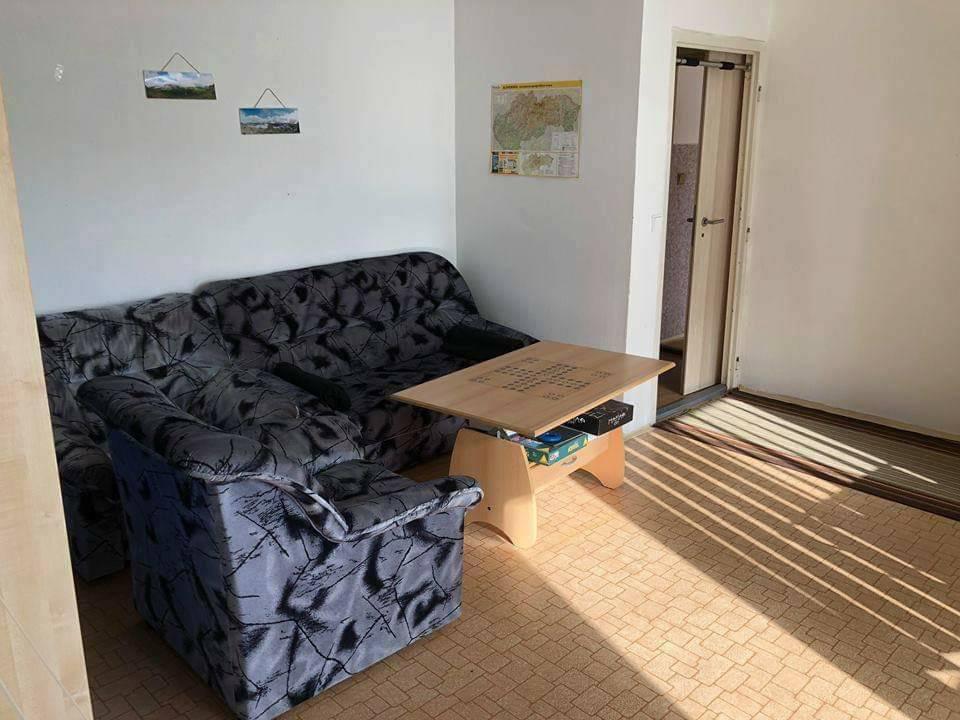 Spolubydleni bytu celý pokoj 12 m2