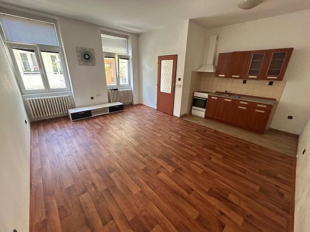 Pronájem bytu 1+kk 35 m2