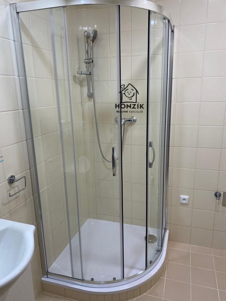 Pronájem bytu 3+kk 61 m2, Praha – náhled fotky 13