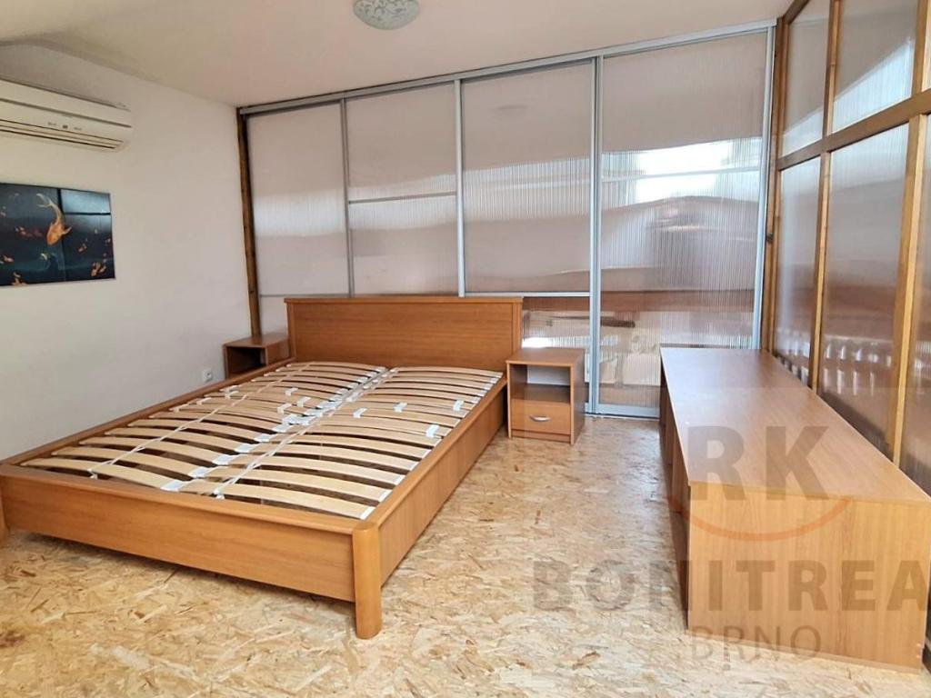 Pronájem bytu 3+kk 100 m² – pohled 4