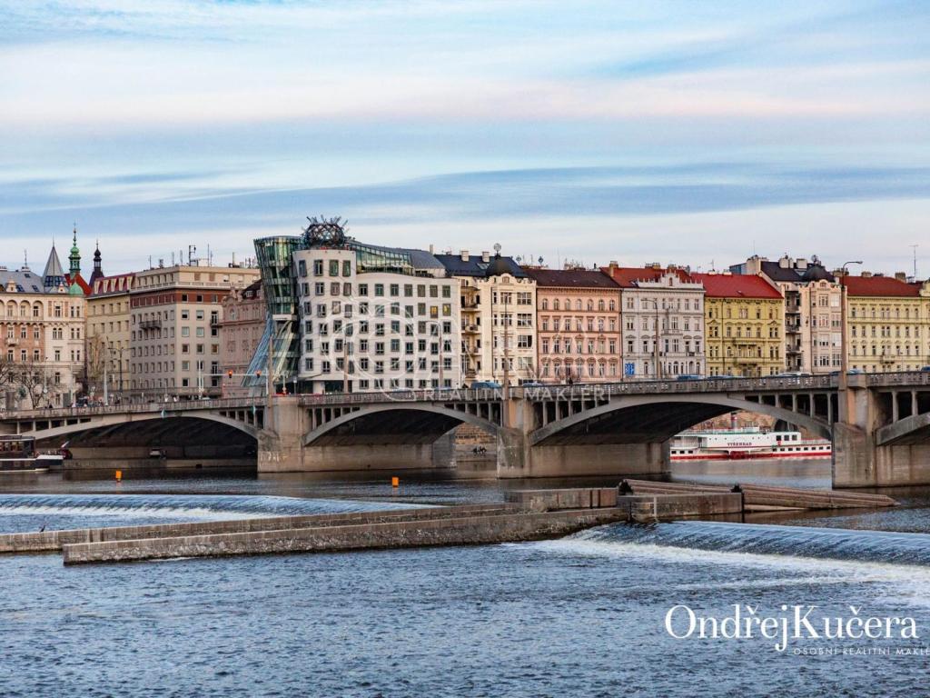 Prodej bytu 2+1 65 m2, Praha – náhled fotky 39