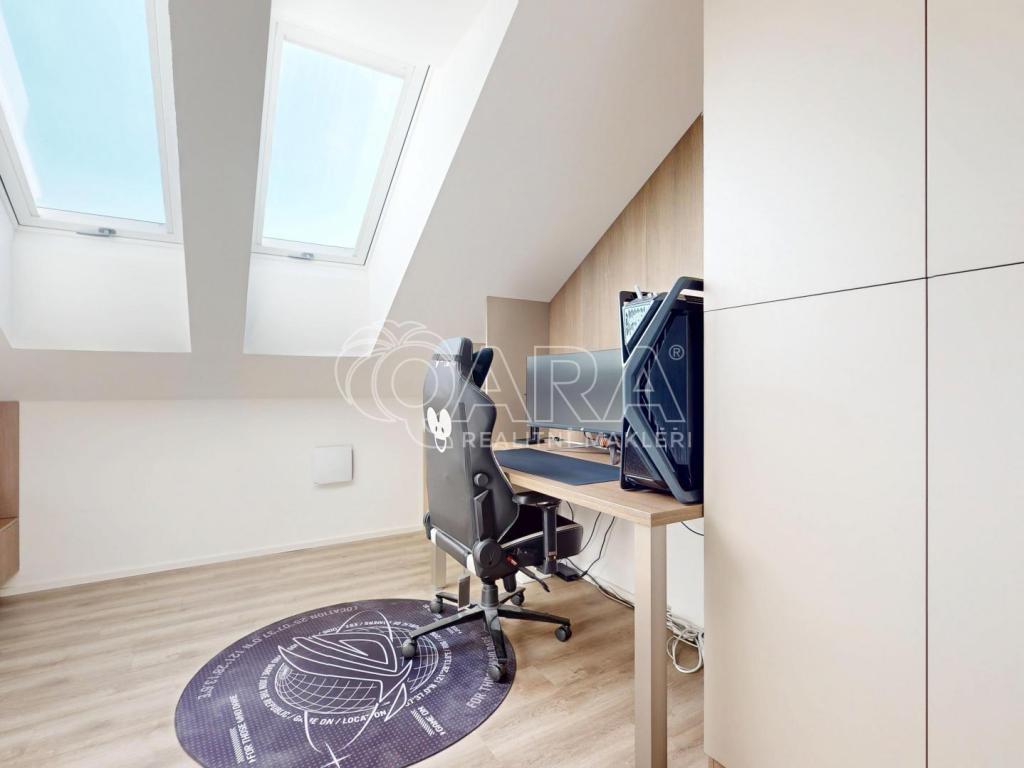 Pronájem bytu 2+kk 463 m² - Więcej