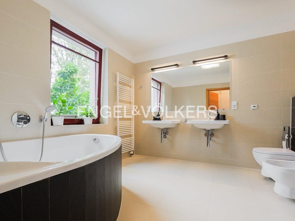 Pronájem domu 351 m2, Praha – náhled fotky 15