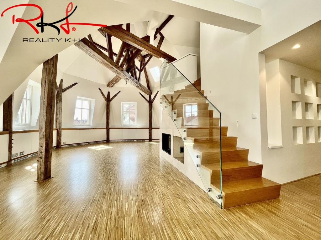 Pronájem bytu 6 a více 265 m2