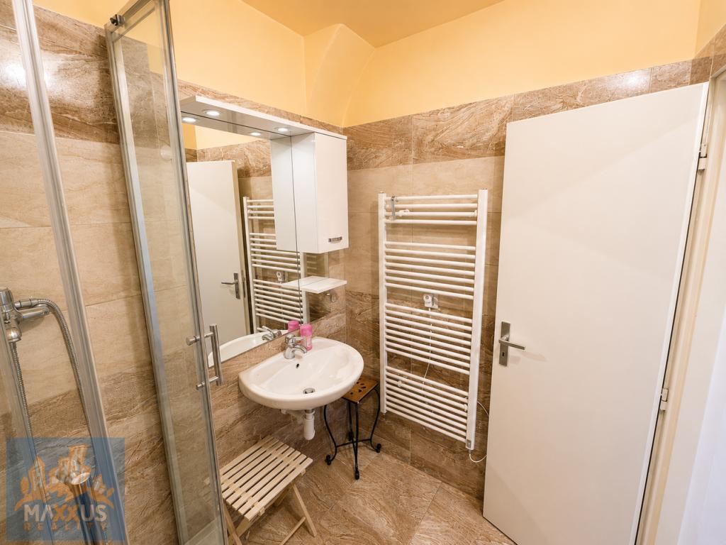 Pronájem bytu 1+1 49 m2, Praha – náhled fotky 12