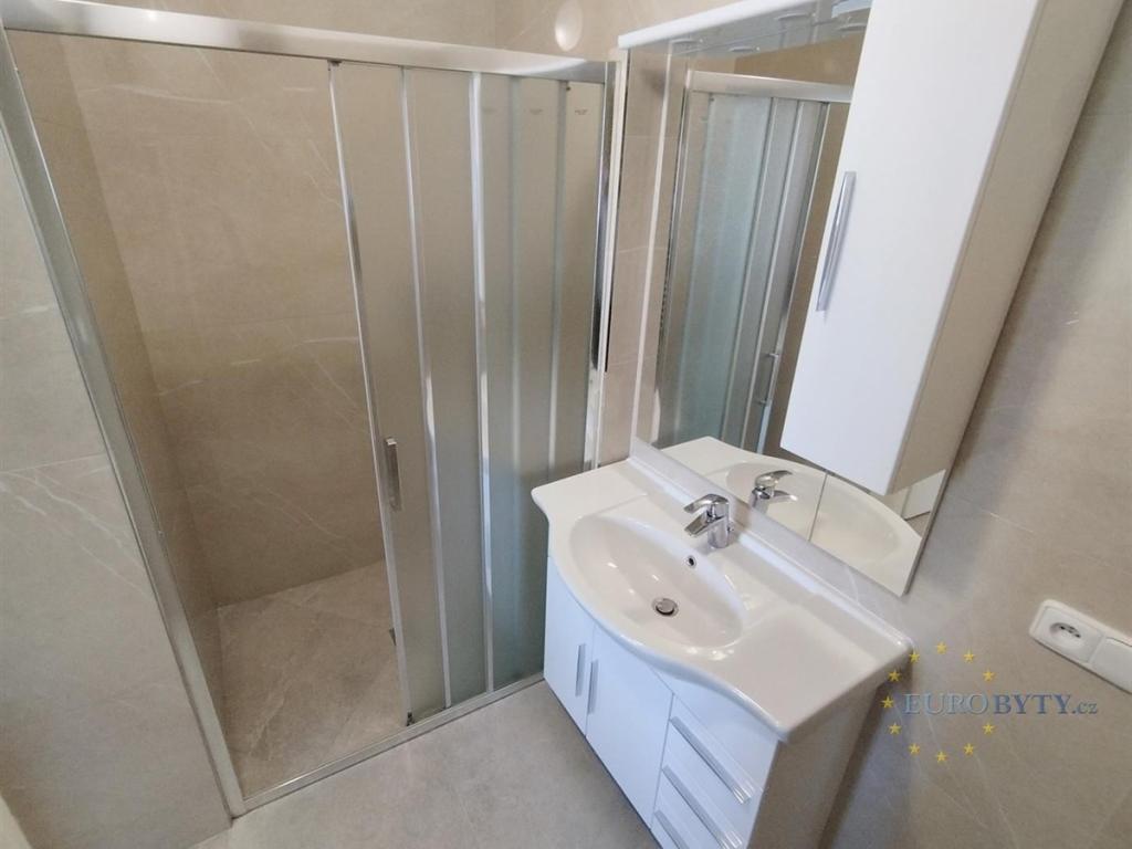 Pronájem bytu 2+kk 40 m² - Więcej