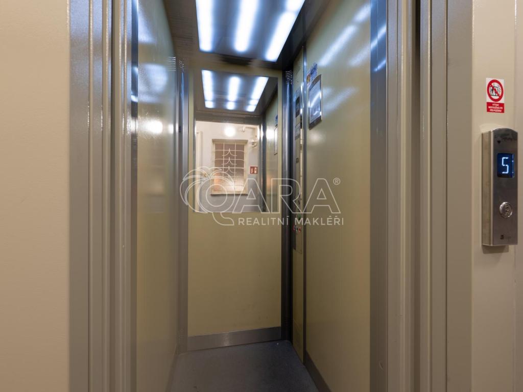 Pronájem bytu 2+1 57 m2, Praha – náhled fotky 15