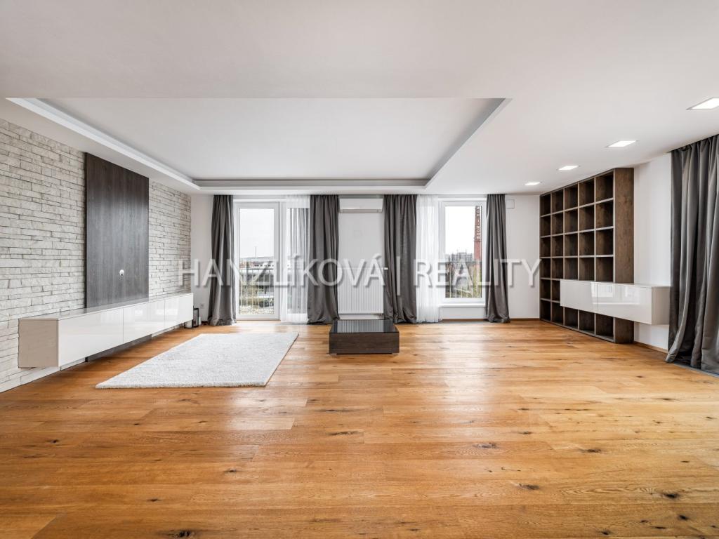 Prodej bytu 6 a více 303 m2
