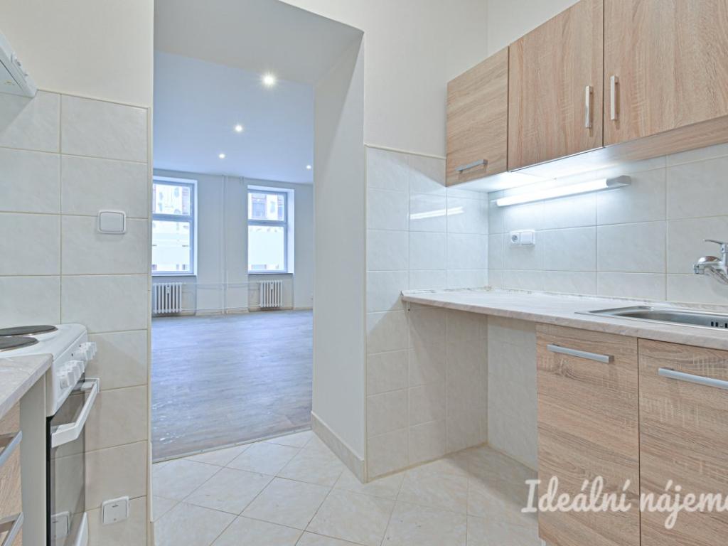 Pronájem bytu 1+1 38 m2