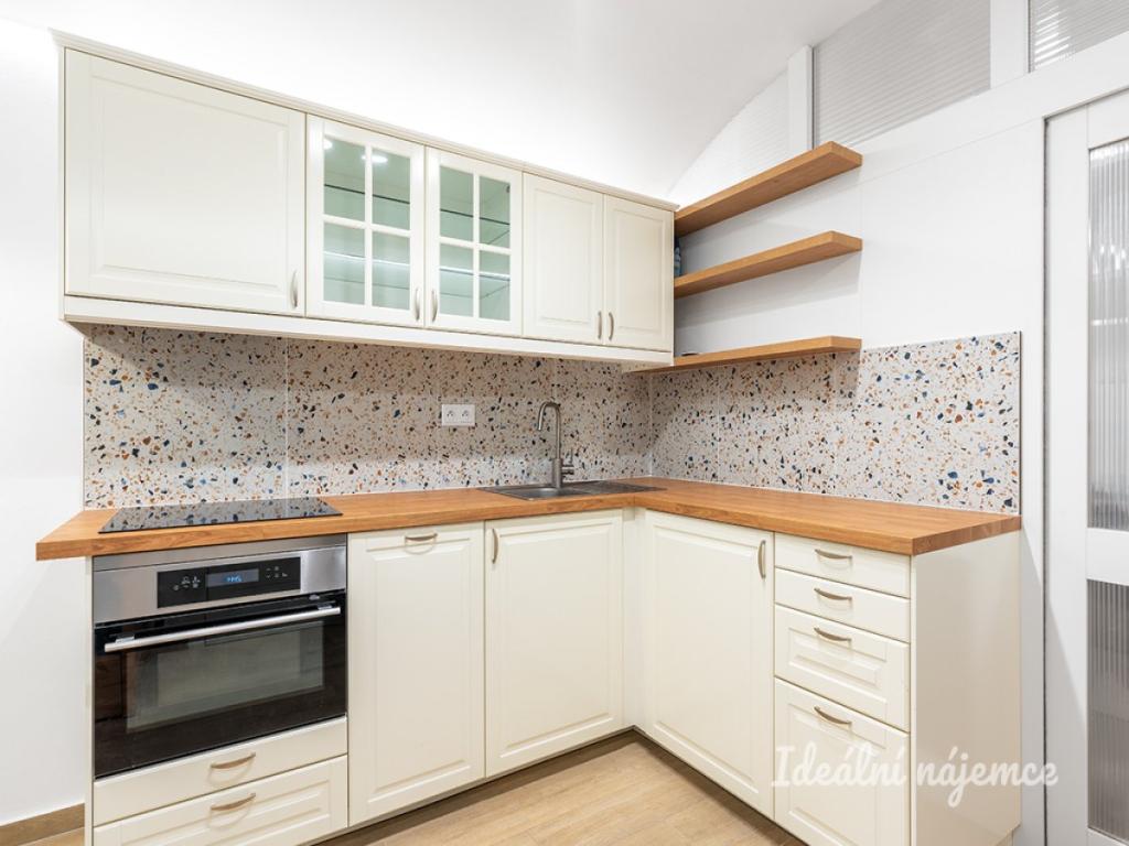 Pronájem bytu 2+kk 30 m2