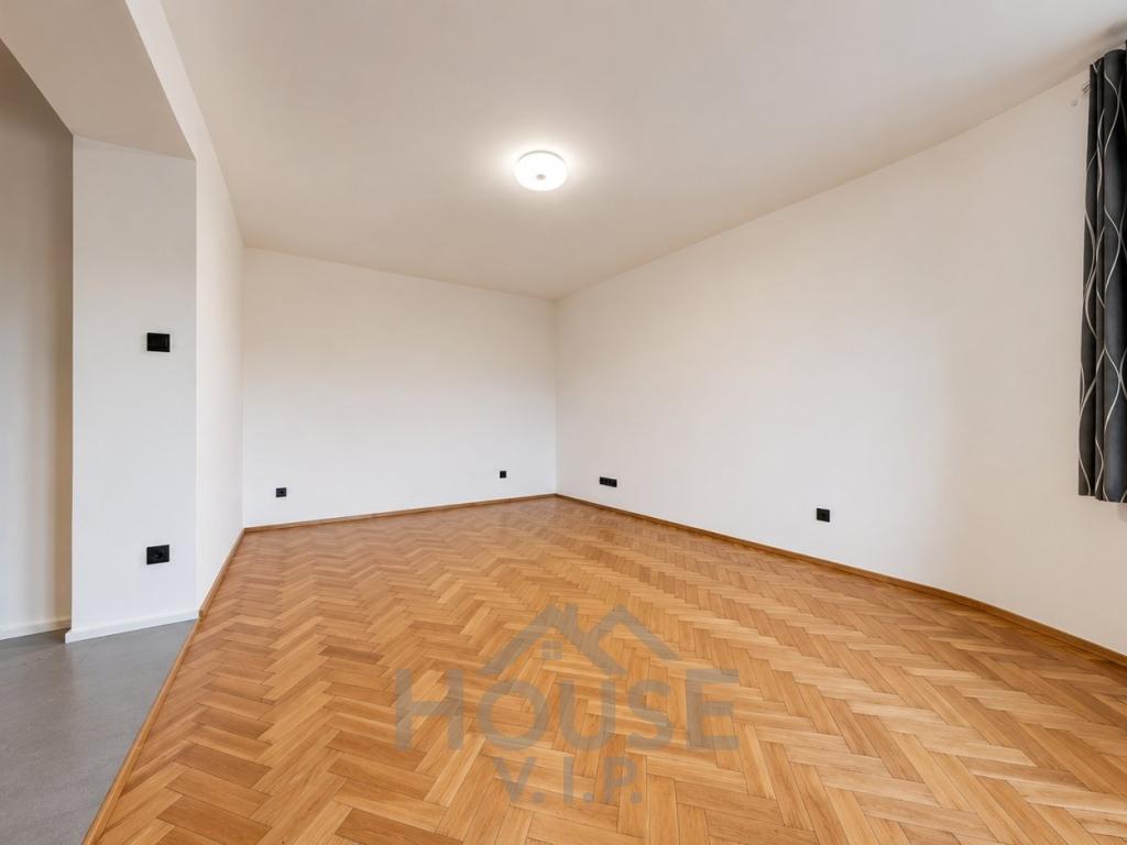 Prodej bytu 2+1 81 m2, Praha – náhled fotky 16