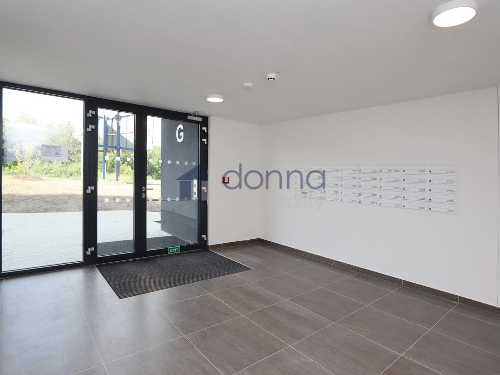 Pronájem bytu 1+kk 39 m2, Praha – náhled fotky 10