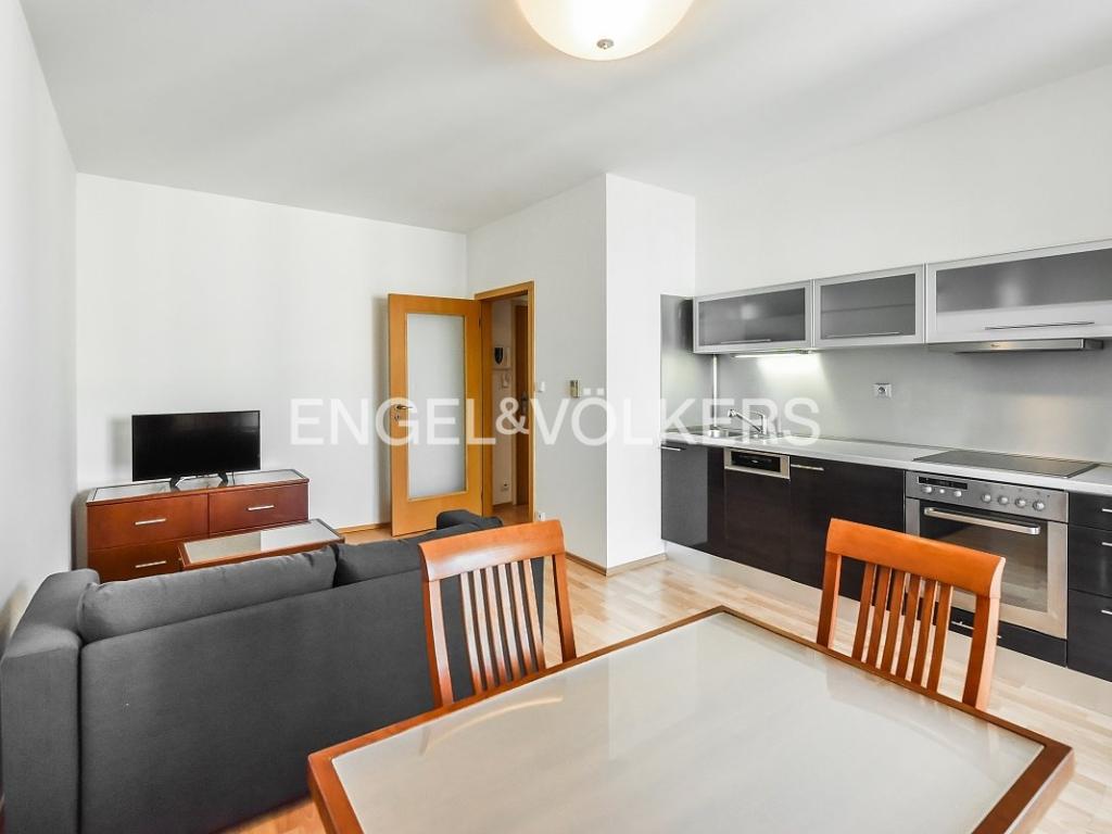 Pronájem bytu 2+kk 45 m2, Praha – náhled fotky 2