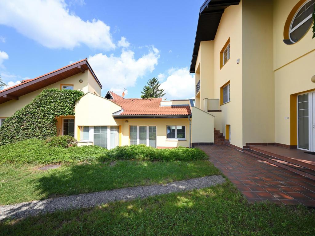 Pronájem domu 454 m2