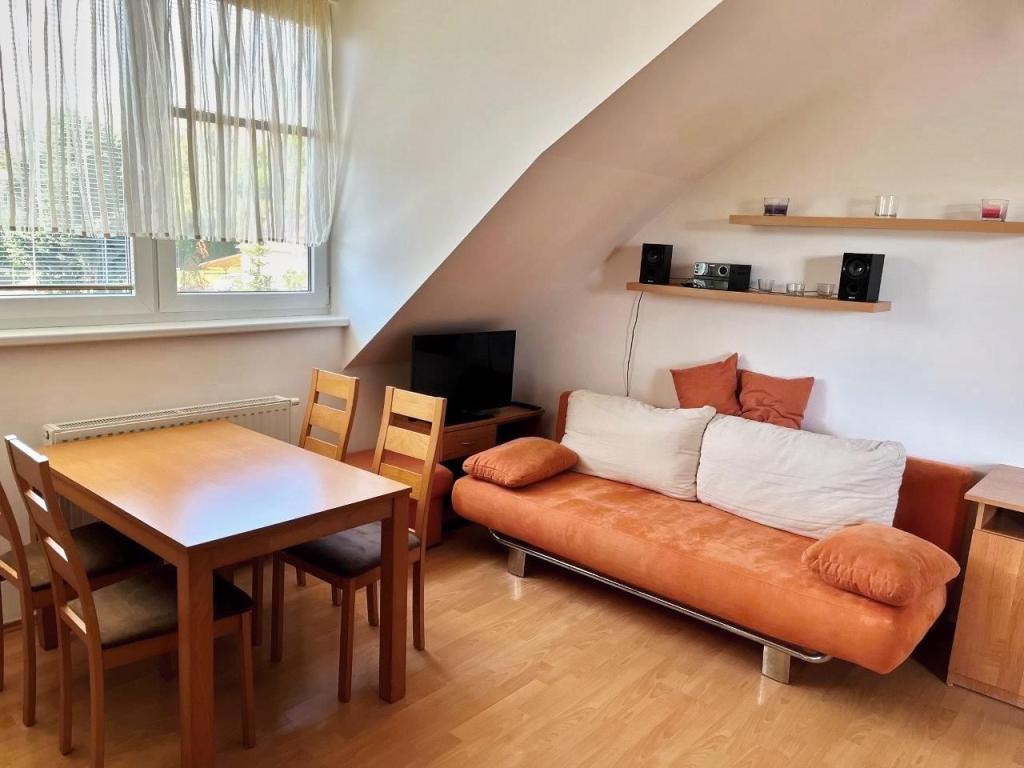 Pronájem bytu 2+kk 45 m2