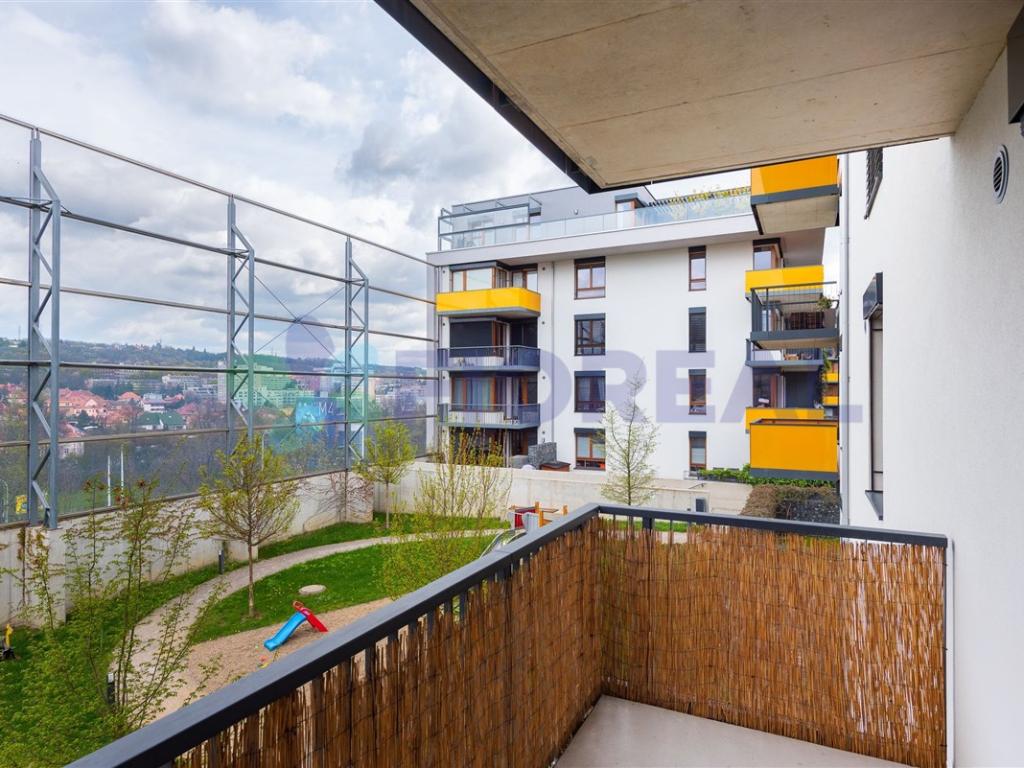Pronájem bytu 4+kk 95 m2, Praha – náhled fotky 11