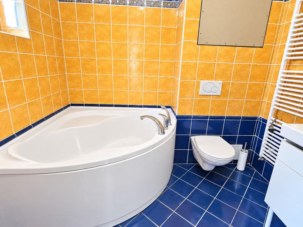 Pronájem domu 126 m2, Králův Dvůr – náhled fotky 3