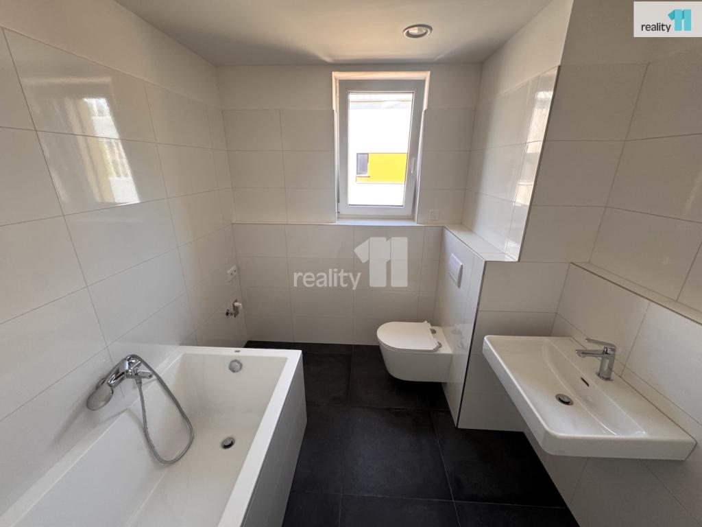 Pronájem bytu 1+kk 34 m2