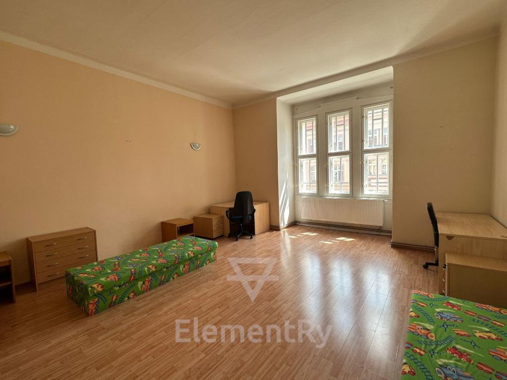 Pronajem bytu celý pokoj 25 m2