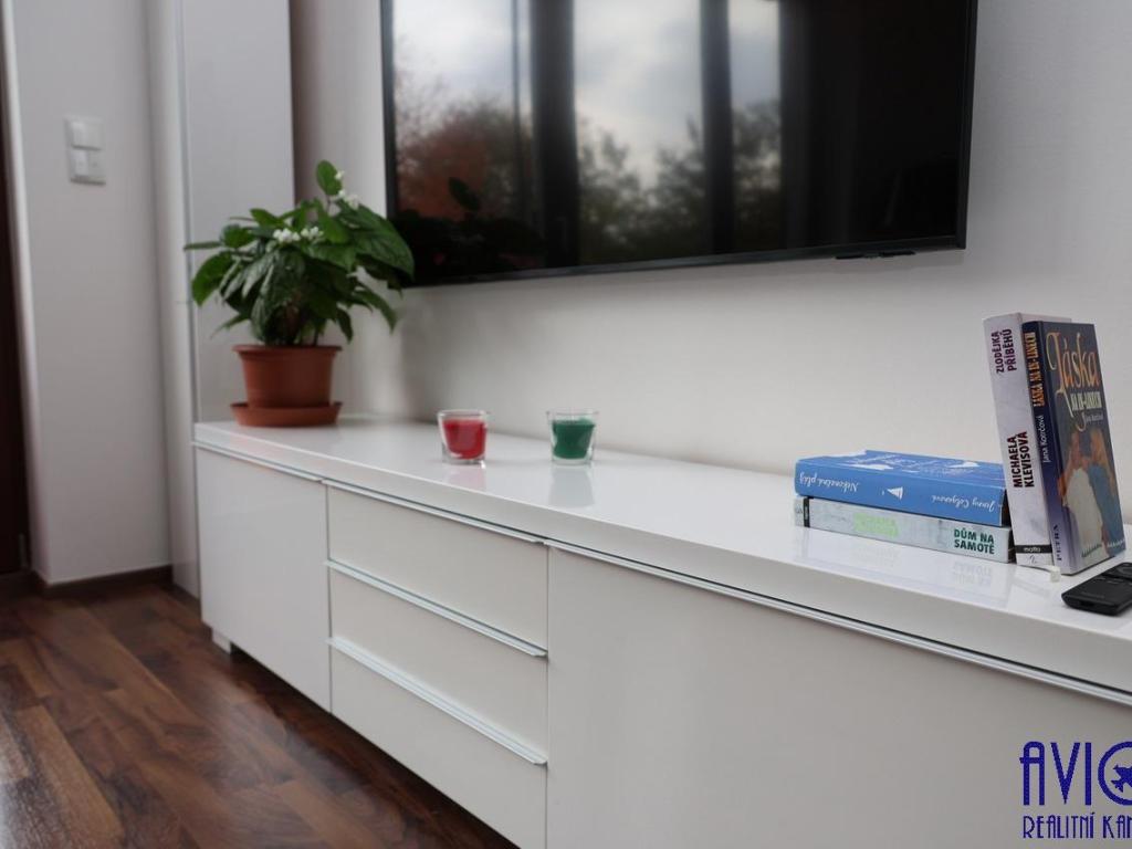 Pronájem bytu 2+kk 50 m2, Praha – náhled fotky 9
