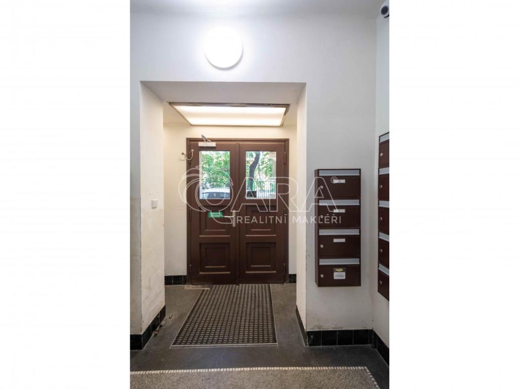 Prodej bytu 2+kk 67 m2, Praha – náhled fotky 16