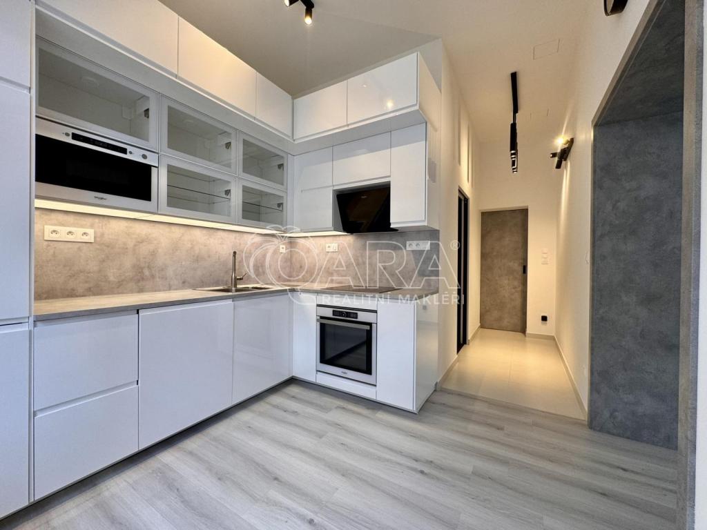 Pronájem bytu 2+1 83 m2