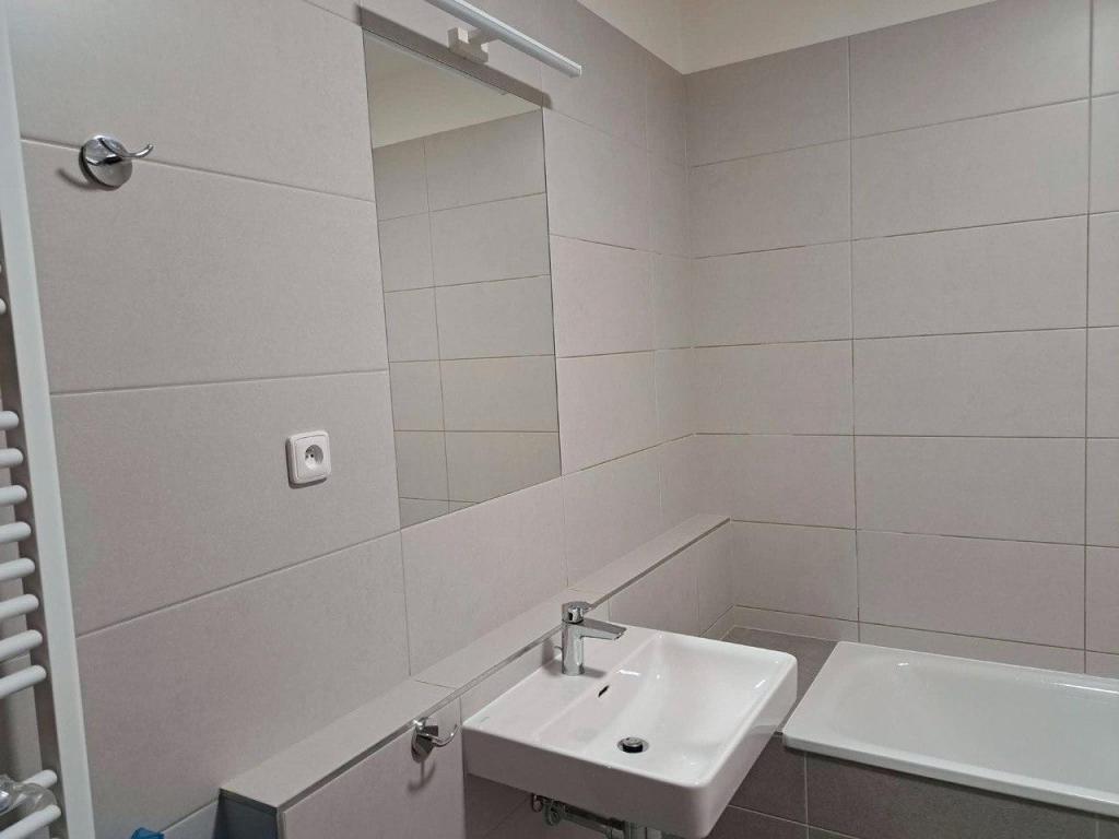 Pronájem bytu 2+kk 54 m2, Praha – náhled fotky 4